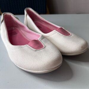 Helly Hansen symphony ballet flats Womens size 8.5 Cream and coral